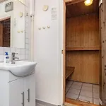 12 Person In Vaeggerlose-by Traum