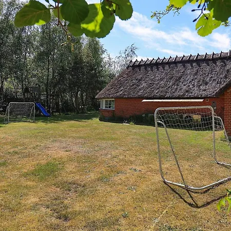12 Person In Vaeggerlose-by Traum Vakantiehuis Bøtø By