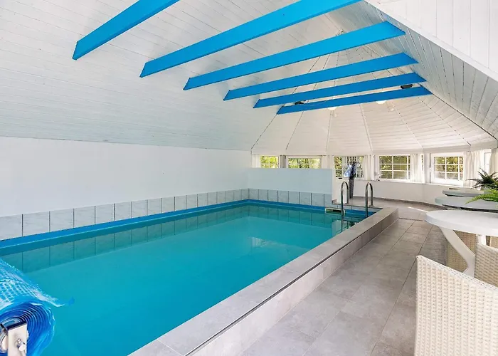 12 Person In Vaeggerlose-by Traum * Bøtø By