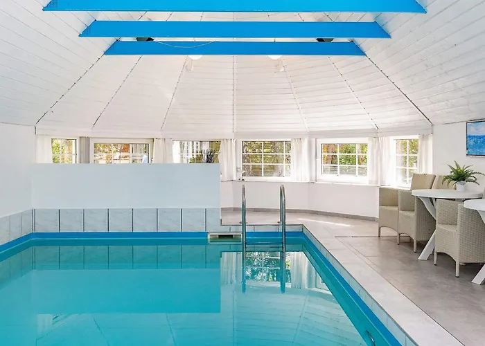 12 Person In Vaeggerlose-by Traum *