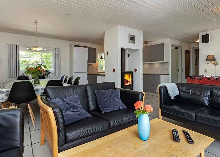 12 Person In Vaeggerlose-by Traum *